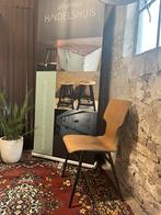 14 Industriële houten stapel stoelen met ijzeren frame, Ophalen