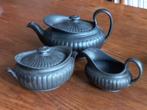 Wedgwood Black Basalt theeservies 3-delig ca. 1920, Antiek en Kunst, Antiek | Servies compleet, Ophalen of Verzenden