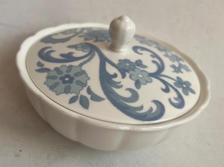 Wedgwood blue tapestry Elizabeth Arden, Antiek en Kunst, Curiosa en Brocante, Ophalen of Verzenden
