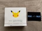 Pokémon 25th celebrations elite trainer box sealed, Hobby en Vrije tijd, Verzamelkaartspellen | Pokémon, Ophalen of Verzenden