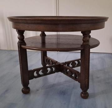 Antieke bijzettafel- 80 rond, 60 hoog (ophalen in Eindhoven) beschikbaar voor biedingen