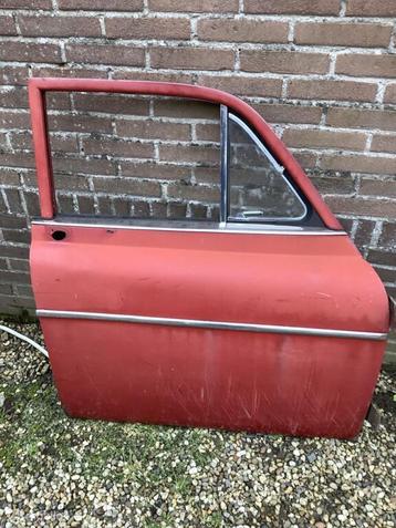 Volvo Amazon 4 deurs Voordeur rechts rechtsvoor rood beschikbaar voor biedingen