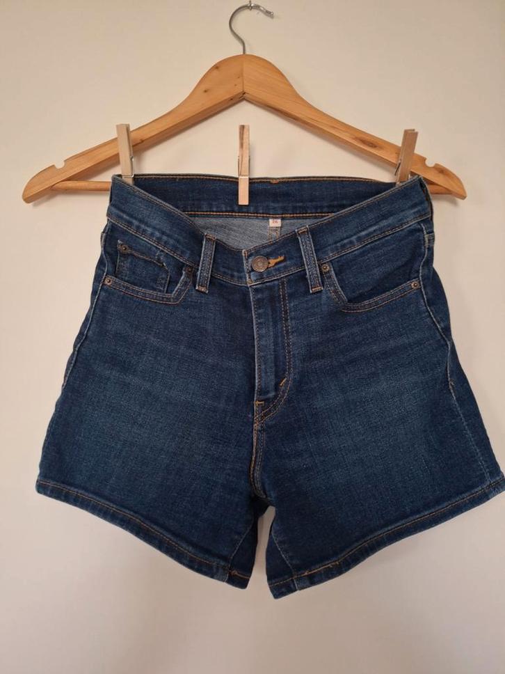 🔺🔻 2 x Levi's dames short/korte broek maat S, Kleding | Dames, Spijkerbroeken en Jeans, Zo goed als nieuw, W27 (confectie 34) of kleiner