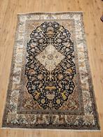 Vintage handgeknoopt perzisch tapijt ghom zijde 215x134, Huis en Inrichting, Stoffering | Tapijten en Kleden, Info@SlatsAntiek.nl