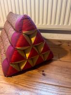 Origineel Thais driehoek kussen, Ophalen, Minder dan 50 cm, Zo goed als nieuw, 50 tot 75 cm