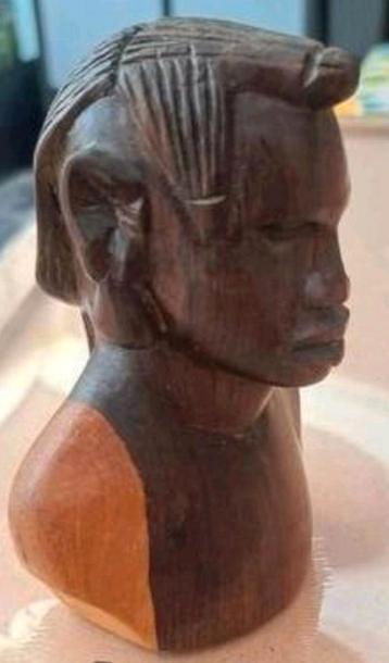 Houtsnijwerk Masai uit Kenia   beschikbaar voor biedingen