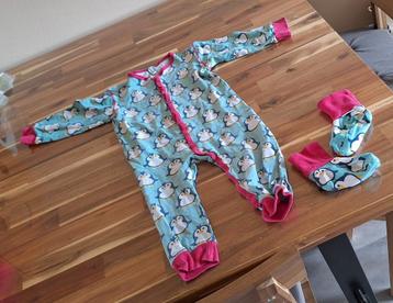 Maxomorra pakje pinguïns maat 92 en sloffen maat 74/92 beschikbaar voor biedingen