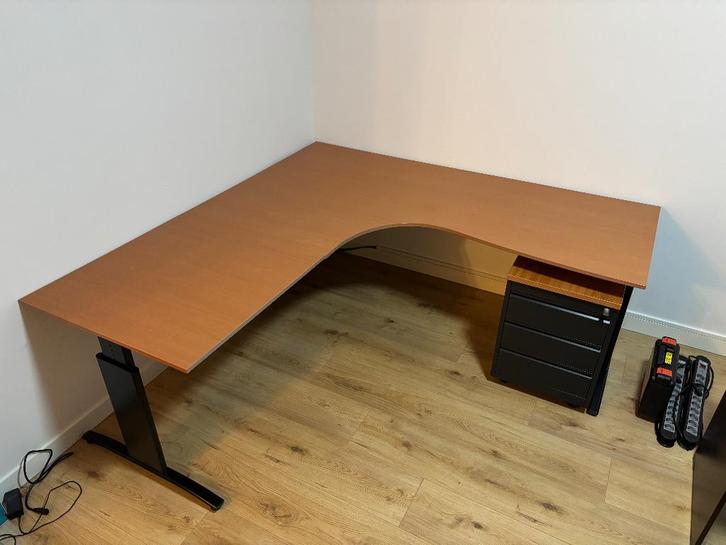 Hoekbureau 200 x 200 incl. ladeblok, Huis en Inrichting, Bureaus, Gebruikt, Bureau, Ophalen