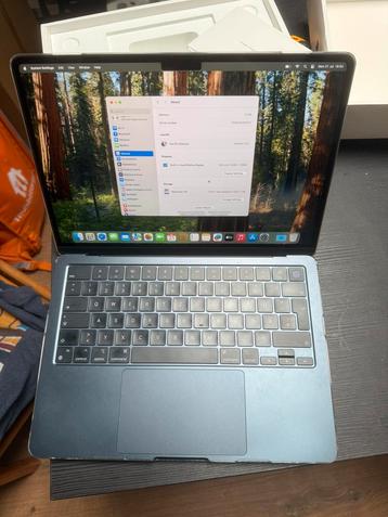 Macbook Air 2022 M2 8GB 256GB beschikbaar voor biedingen
