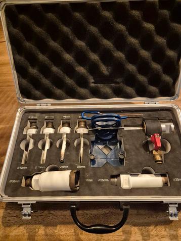 Als nieuw Carat diamant borenset  beschikbaar voor biedingen