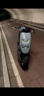 Typhoon 125cc, Tweetakt, Overige modellen, Maximaal 45 km/u, Zo goed als nieuw