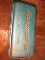 Antiek sewing machine blikje, Ophalen of Verzenden, Gebruikt, Overige