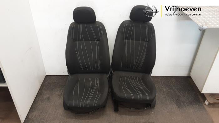 Bekleding Set (compleet) van een Opel Corsa (Corsa D 07-), Auto-onderdelen, Interieur en Bekleding, Opel, Gebruikt, 3 maanden garantie