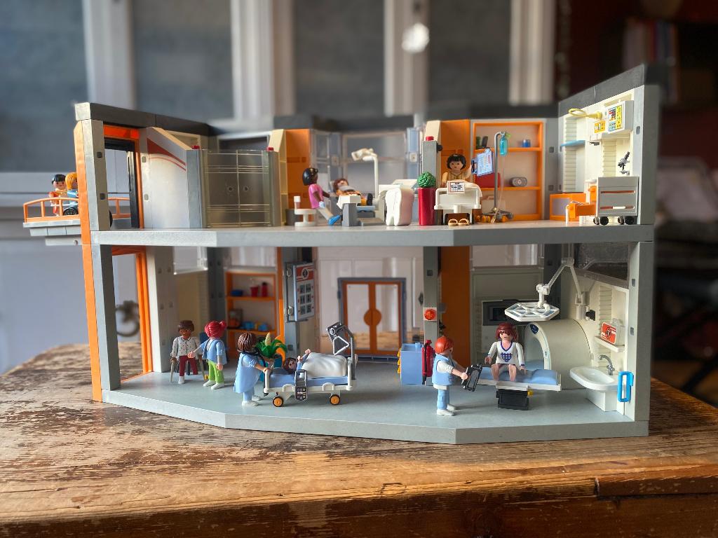 PLAYMOBIL - ziekenhuis en ambulance, Kinderen en Baby's, Speelgoed | Playmobil, Ophalen of Verzenden, Zo goed als nieuw