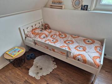 Peuterbed Ikea + matras + zijsteun beschikbaar voor biedingen