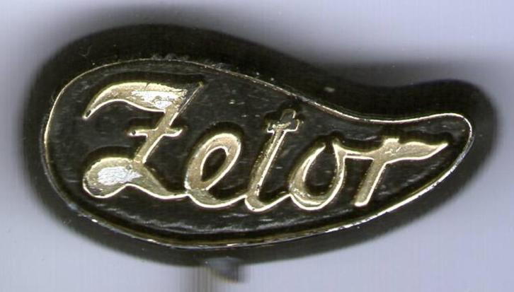 ZETOR zwart plastic tractor speldje ( E_192 ), Verzamelen, Speldjes, Pins en Buttons, Nieuw, Speldje of Pin, Overige onderwerpen