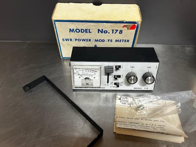 SWR powermeter / matcher model 178, Telecommunicatie, Zenders en Ontvangers, Gebruikt, Zender en Ontvanger, Ophalen