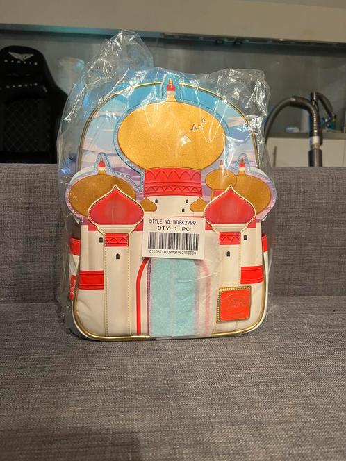 Loungefly Aladdin 30th Anniversary Palace Backpack, Sieraden, Tassen en Uiterlijk, Tassen | Rugtassen, Nieuw, Ophalen of Verzenden
