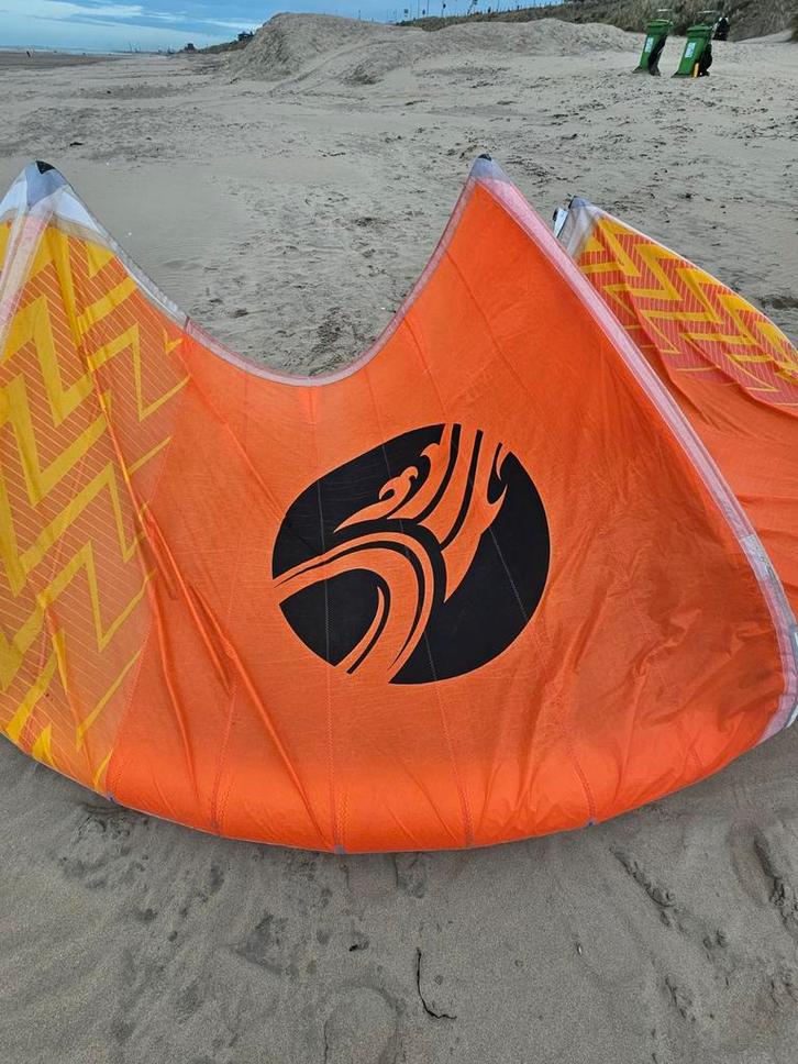 Cabrinha moto 10 meter met bar, Watersport en Boten, Kitesurfen, Gebruikt, Geen board, Ophalen