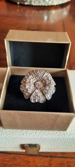 Vintage ring,met Swarovski kristal, bloem., Sieraden, Tassen en Uiterlijk, Ringen, Met kristal, Ophalen of Verzenden, Zo goed als nieuw