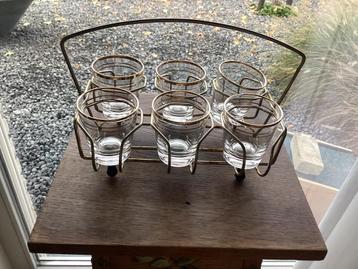 6 shotglaasjes borrelglaasjes in rekje beschikbaar voor biedingen