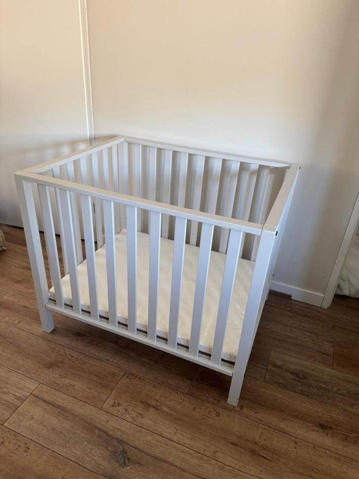 Box TWF Fleur – mat Clay, inclusief matras, Kinderen en Baby's, Boxen, Zo goed als nieuw, Rechthoekig, In hoogte verstelbaar, Ophalen
