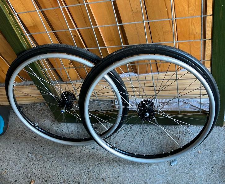 25" rolstoel wielen, Diversen, Rolstoelen, Zo goed als nieuw, Elektrische rolstoel, Ophalen