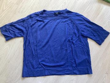 Mooi blauw truitje met halflange mouwtjes , maatje 38 beschikbaar voor biedingen