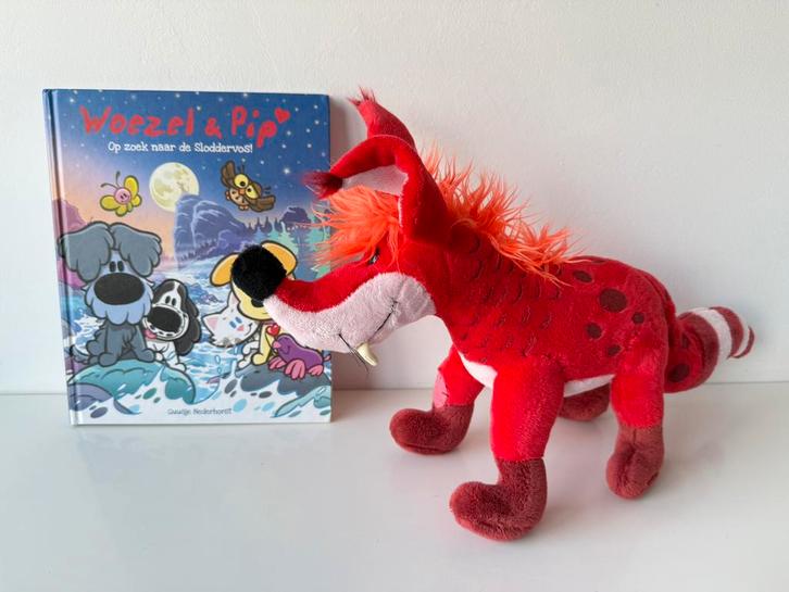 Knuffel + boek Op zoek naar de Sloddervos! / Woezel & Pip, Kinderen en Baby's, Speelgoed | Knuffels en Pluche, Zo goed als nieuw