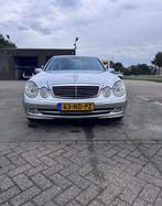 Mercedes-Benz E-Klasse 2.6 E240 Sedan AUT 2003 Grijs, Auto's, Automaat, Achterwielaandrijving, Zwart, 2597 cc