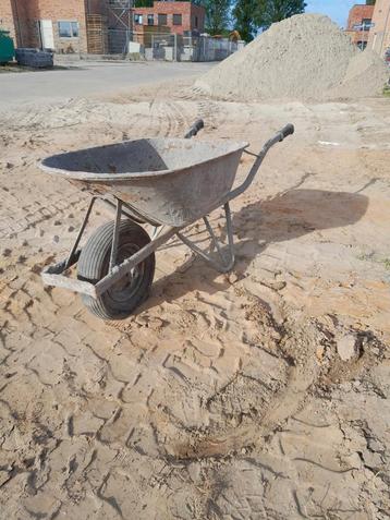 Kruiwagen betonkruiwagen band lek  beschikbaar voor biedingen