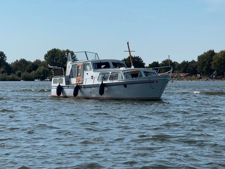 Rijo kruiser 1050 AK in zeer nette staat, Watersport en Boten, Motorboten en Motorjachten, Zo goed als nieuw, Staal, 9 tot 12 meter
