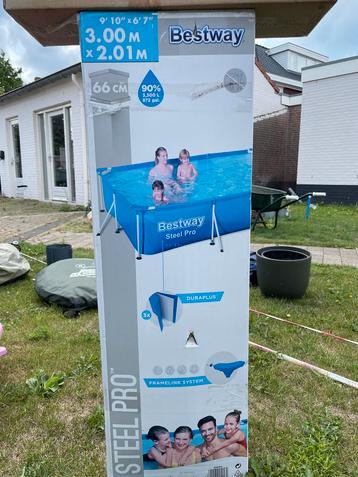 Bestway zwembad 3x2m - 1 seizoen gebruikt beschikbaar voor biedingen