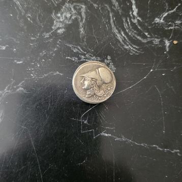 griekse oude munt beschikbaar voor biedingen