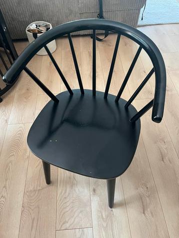 6 zwarte eetstoelen