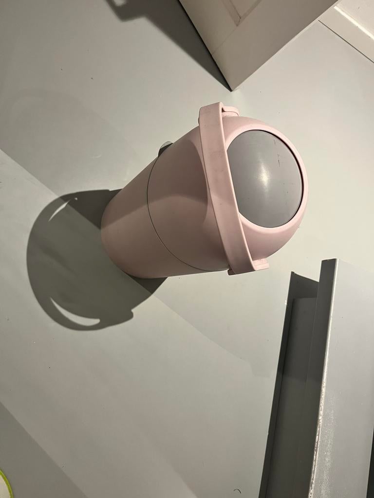 Moderne Vuilnisbak - Stijlvol en Praktisch, Kunststof, Met pedaal, 50 tot 75 cm, Ophalen of Verzenden