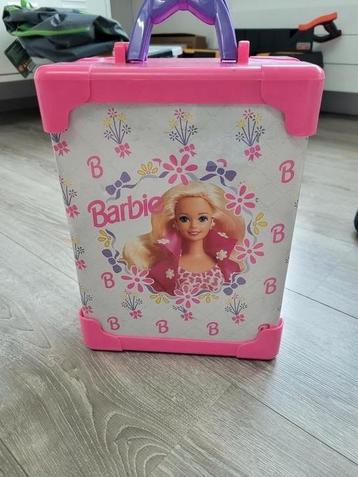 Vintage kledingkast met laden voor barbie  beschikbaar voor biedingen