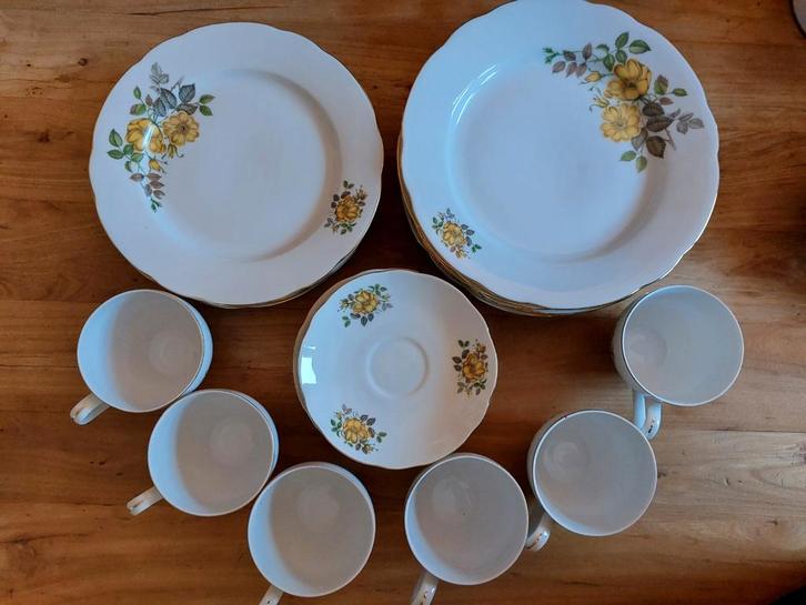 Vintage Servies met Gele Rozen, Antiek en Kunst, Antiek | Servies compleet, Ophalen