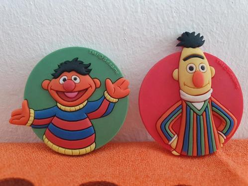Buttons Bert en Ernie Sesamstraat kindvriendelijk geen speld, Verzamelen, Speldjes, Pins en Buttons, Zo goed als nieuw, Button