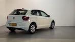 Volkswagen Polo 1.0 TSI Comfortline Parkeersensoren Navigati, Auto's, Voorwielaandrijving, Gebruikt, Met garantie (alle), Traction-control