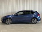 BMW 1-serie 118i Executive Cruise/Carplay/Navi/Camera, Auto's, BMW, 65 €/maand, Gebruikt, Blauw, Leder en Stof
