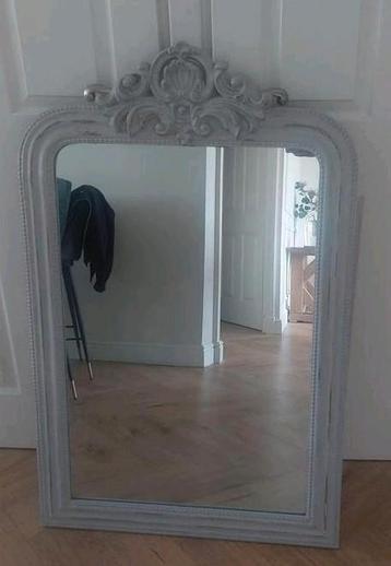 Landelijke Kuifspiegel  beschikbaar voor biedingen