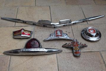 Lot 6 Amerikaans oldtimer embleem beschikbaar voor biedingen