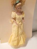 Vintage Barbie Magic Curl uit 1981 met ring en gele jurk, Ophalen of Verzenden, Gebruikt, Pop