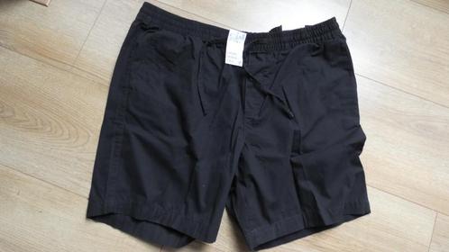 Nieuwe zwarte korte broek van de H&M met kaartje, Kleding | Heren, Broeken en Pantalons, Nieuw, Maat 56/58 (XL), Zwart, Ophalen of Verzenden