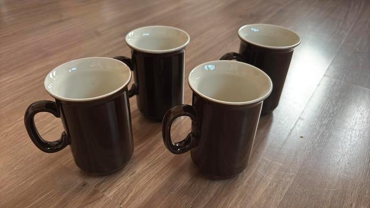 Koffiemokken vintage van merk: Churchill Engeland, Huis en Inrichting, Keuken | Servies, Gebruikt, Kop(pen) en/of Schotel(s), Effen
