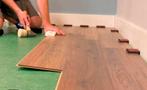 Gezocht: vakman voor laminaat en plinten installatie, Kunststof, Nieuw, Ophalen of Verzenden, 10 m² of meer