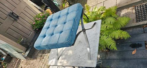 Barcelona footstool / voetenbank, Huis en Inrichting, Banken | Voetenbanken en Poefen, Rechthoekig, Ophalen
