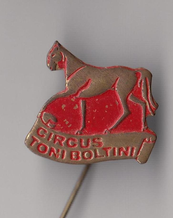 Toni Boltini Paard Circus speldje, Verzamelen, Speldjes, Pins en Buttons, Gebruikt, Speldje of Pin, Overige onderwerpen, Ophalen of Verzenden