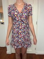 Gebloemde zomer wikkel jurk maat XS, Kleding | Dames, Jurken, Only, Ophalen of Verzenden, Zo goed als nieuw, Maat 34 (XS) of kleiner